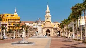 vista de la ciudad antigua y de la murallas de la ciudad de cartagena